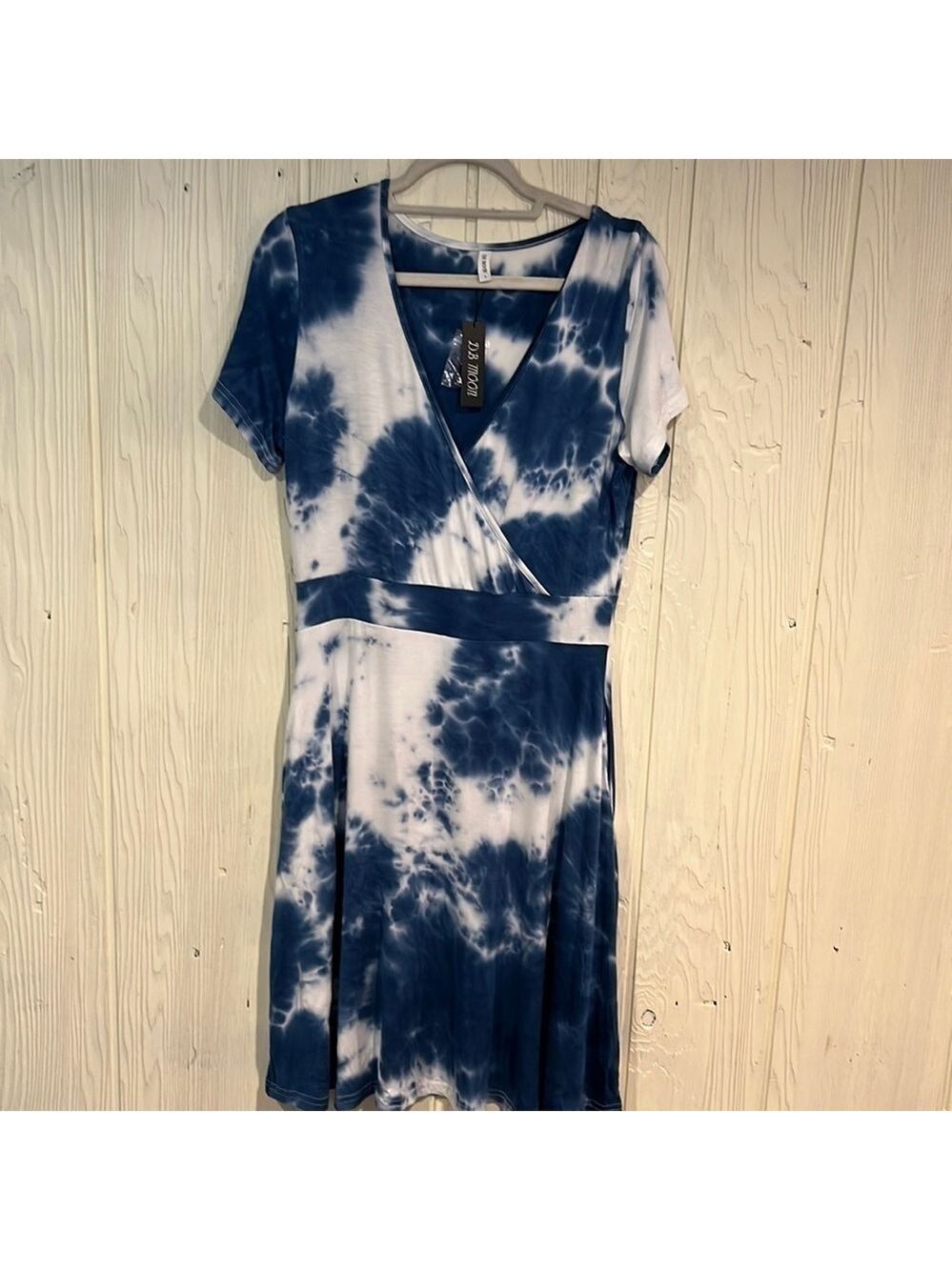 D. B. MOON Tie Dye V Neck Short Sleeves Knee Length Size Large